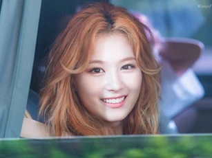 Ảnh đi làm về của Sana (Twice) gây 'bão' vì visual đỉnh cao