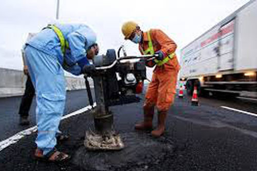 Bộ Tài chính đề xuất giảm 10-30% phí sử dụng đường bộ