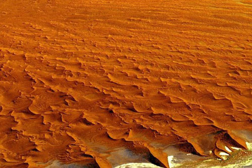 Sa mạc 55 triệu năm tuổi cổ xưa nhất thế giới như "hành tinh lạ"