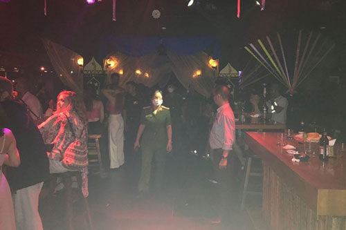 TP.HCM: Phát hiện 44 người dương tính với ma túy trong nhà hàng