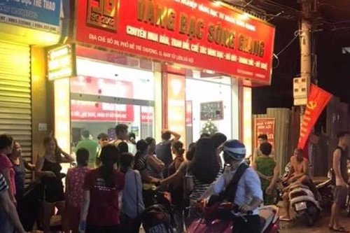 Cướp tiệm vàng táo tợn rồi bỏ trốn tại Hà Nội.