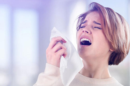 Kiềm chế hắt hơi có thể làm vỡ cổ họng, thủng màng nhĩ