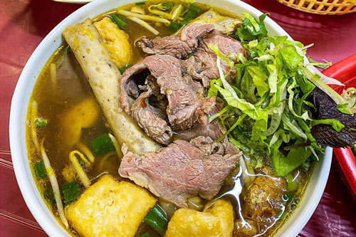 4 hàng bún riêu lâu đời, ngon có tiếng ở Hà Nội