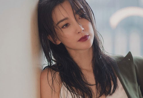 Quay lại cuộc sống độc thân, Lý Băng Băng vẫn xinh đẹp và quyến rũ