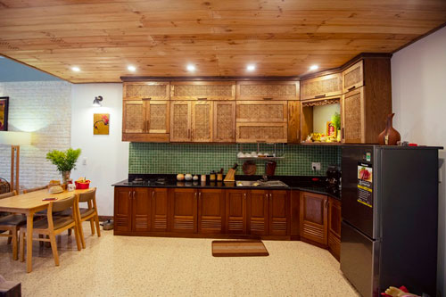 Căn bếp gỗ 30 triệu đồng đậm chất xưa của cặp vợ chồng Đà Nẵng