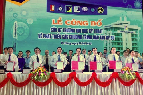 7 trường đại học kỹ thuật hàng đầu Việt Nam "liên thủ" đào tạo kỹ sư chuyên sâu nghề nghiệp.