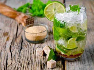 Nước chanh tốt cho sức khỏe nhưng uống nước chanh kiểu này dễ "nhập viện" trong tích tắc