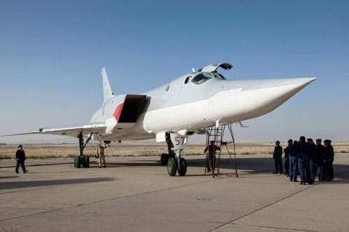 Tu-22M3 Nga &#x27;t&#xE0;ng h&#xEC;nh&#x27; khi &#x111;&#x1EBF;n Al-Jufra, Libya?