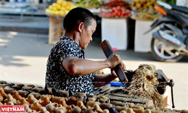 Chiem nguong nhung buc tuong chan dung co quai va ky la tu goc tre hinh anh 2