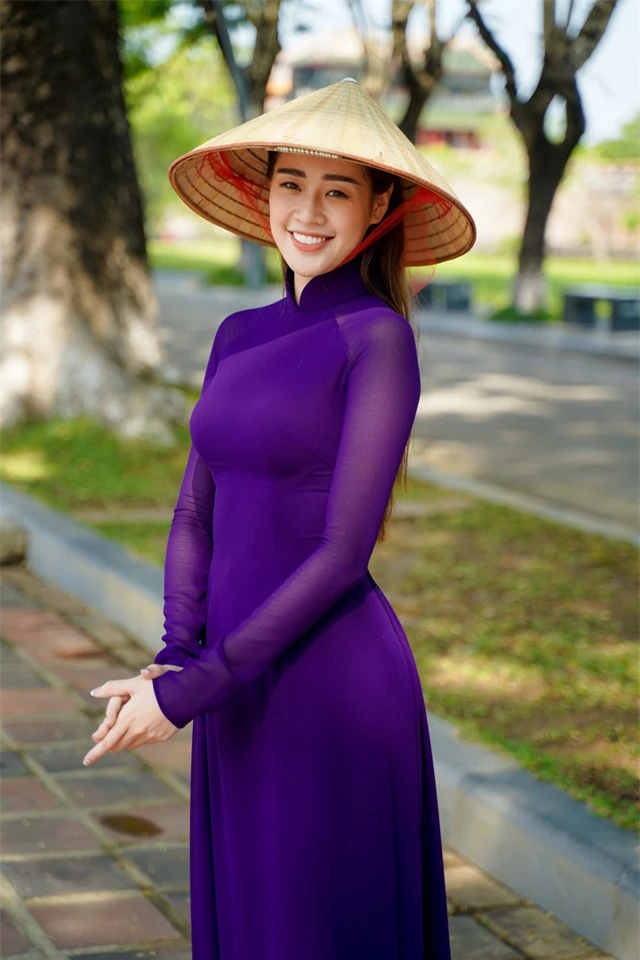 Hoa hậu Khánh Vân, Mạc Văn Khoa diện đồ ton-sur-ton trong Ẩm thực kỳ thú - Ảnh 2.