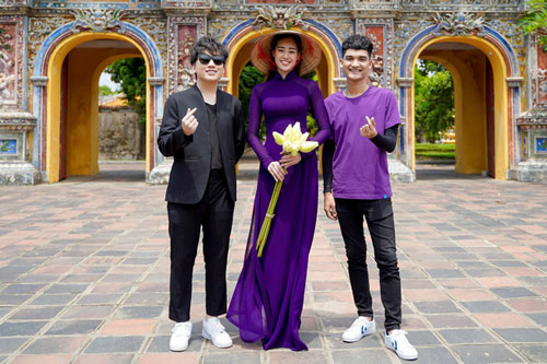 Hoa hậu Khánh Vân, Mạc Văn Khoa diện đồ ton-sur-ton trong "Ẩm thực kỳ thú"