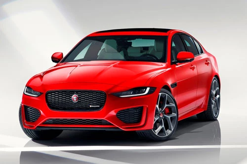 Jaguar XE 2020.