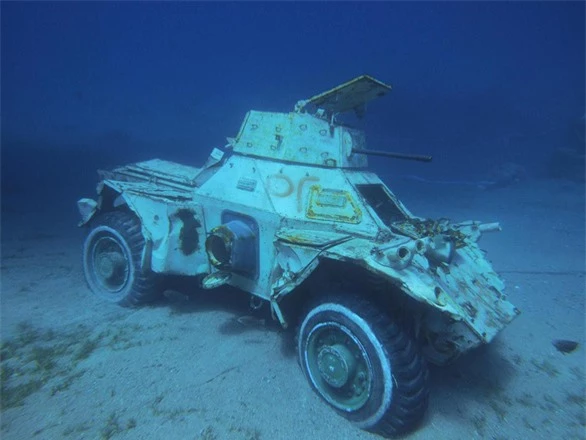 Khám phá bảo tàng quân sự dưới đáy biển - 2