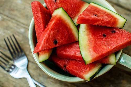 Dưa hấu bổ mát, nhưng ăn theo cách này biến thành độc dược