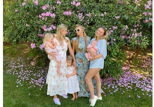 Paris Hilton diện đầm xếp tầng nữ tính đoàn tụ cùng em gái và các cháu