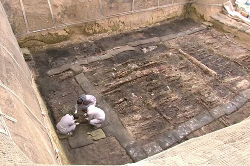 Phát hiện mộ cổ của các quan lại chứa nhiều đồ vàng bạc, ngọc bích quý hiếm