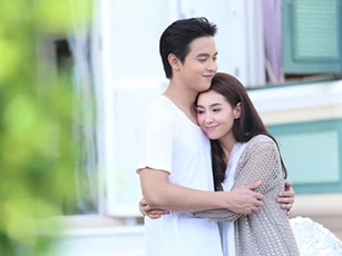 Hết thời gian nghỉ thai sản mà vợ vẫn ở nhà ôm con, tôi bảo gửi con cho bà nội chăm rồi đi làm thì cô ấy nói điều bất ngờ