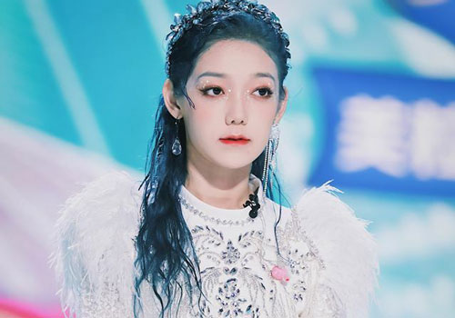 Mỹ nam, mỹ nữ Trung Quốc lộ da xấu khi không photoshop