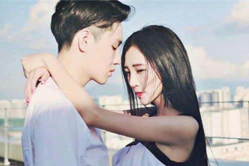 Yêu nhau mới được một tuần mà người yêu đã chở thẳng đến nhà nghỉ