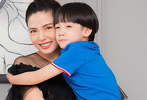 Con trai tự kỷ của Ngọc Hiền khỏi 80% sau 3 năm điều trị