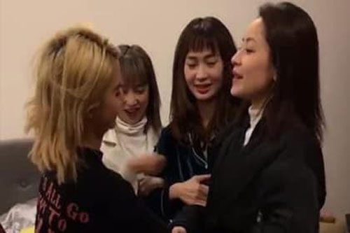 Dân mạng 'đào lại' khoảnh khắc 'một ngày là chị em mãi mãi là chị em' của Chi Pu và Quỳnh Anh Shyn