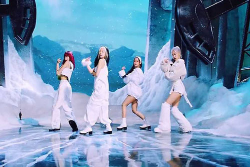 BLACKPINK vừa tái xuất, cổ phiếu YG tăng mạnh