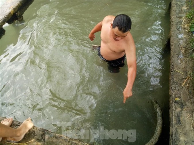 Ho nuoc 'khong day', ngan nguoi muc cung luc khong het-Hinh-3