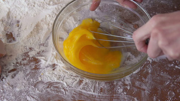 Đánh trứng mà cho thêm thứ này, món trứng rán 2 quả sẽ nhiều như 4 quả