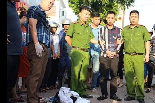 Quảng Ninh: Bắt đối tượng vận chuyển ma tuý đá mang theo vũ khí nóng