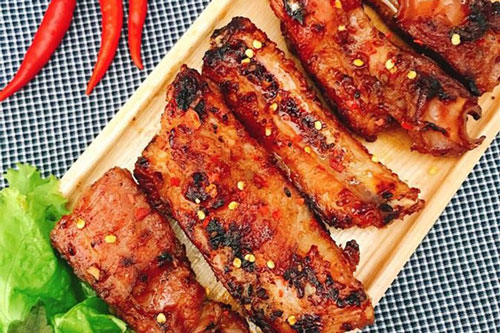 Sườn nướng kiểu này thơm ngon khiến cả nhà xin thêm cơm "lia lịa"