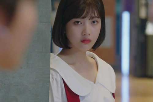 Biết rõ chị dâu ngoại tình nhưng tôi vẫn im lặng tìm mọi cách che đậy