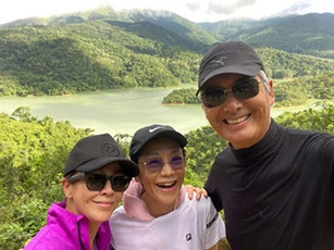 Tóc Châu Nhuận Phát bạc trắng sau khi mẹ qua đời