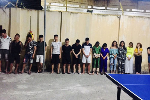 Thanh Hóa: Thuê quán karaoke tổ chức tiệc ma túy chào mừng "chiến hữu"