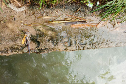 Khám phá hố nước 'không đáy', ngàn người múc cùng lúc không hết ở Bình Dương