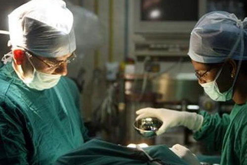 Hi hữu trường hợp một phụ nữ Ấn Độ đột nhiên bị... ung thư tinh hoàn