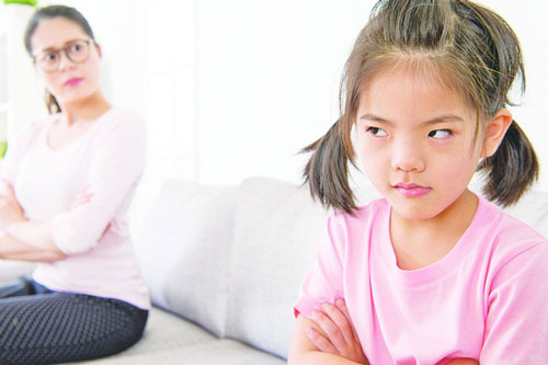 Mẹ chồng "găm" lỗi của con dâu rồi kể hết với cháu nội