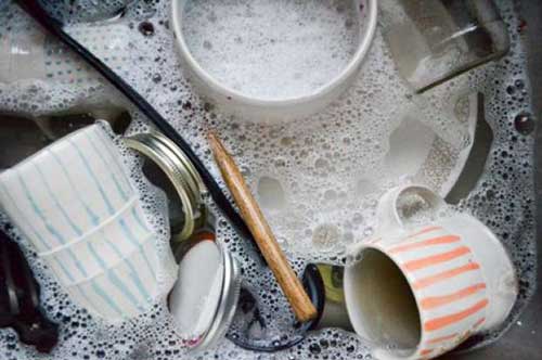 Có tới 90% gia đình Việt đang rửa đũa theo cách "chế tạo vũ khí" giết người này, chị em xem ngay để tránh