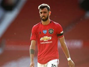 Sự thăng hoa của Bruno Fernandes "bóc trần" vấn đề của M.U