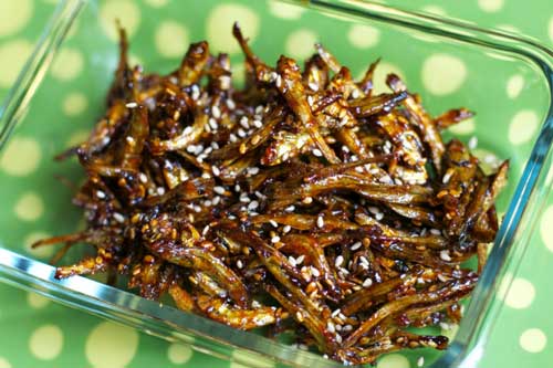 Cách làm cá cơm rim tỏi ớt ngon ngất ngây, "đánh bay" cả nồi cơm