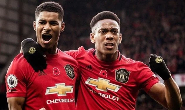 Rashford vừa kiến tạo 2 bàn cho Martial lập hat-trick