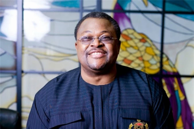 Chủ tịch của Tập đoàn Viễn thông Globacom - nhà mạng lớn thứ 2 Nigeria, Mike Adenuga