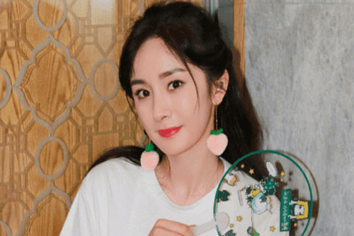 Vừa bị tung loạt hình kém duyên, Dương Mịch đã vội lấy lòng người hâm mộ