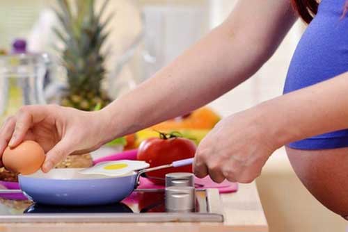 4 thực phẩm ngon nhưng mẹ bầu đừng dại ăn vào, món sau cùng có thể gây sảy thai