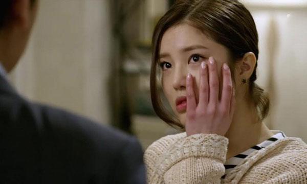 Vợ ôm con về nhà ngoại sau khi lãnh cái tát trời giáng chỉ vì thói ghen như Hoạn Thư