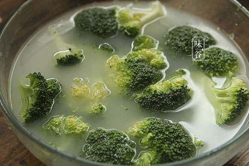 Cách làm súp lơ xanh tự động trôi sạch bụi bẩn ra ngoài, yên tâm mà ăn