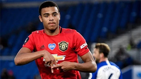 Greenwood xô đổ thành tích của đàn anh Rashford