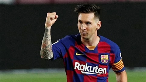 Messi đánh dấu gia nhập CLB 700 bàn bằng cú panenka