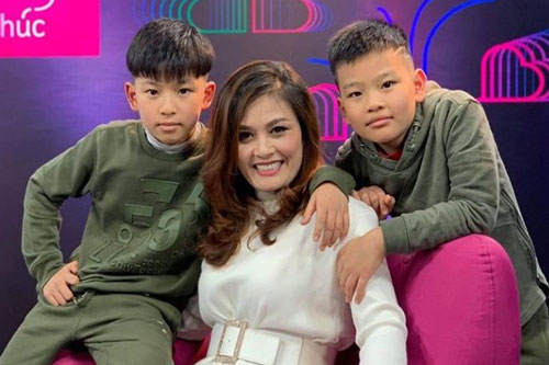 Hoa Thúy ân hận vì không giữ được bố cho con