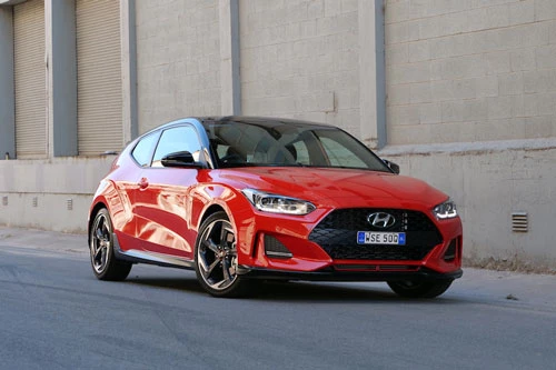 1. Hyundai Veloster Turbo R-Spec 2020 (giá khởi điểm: 23.150 USD).