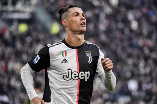 1. Ronaldo (Chuyển từ Real sang Juventus năm 2018 với giá 117 triệu euro).